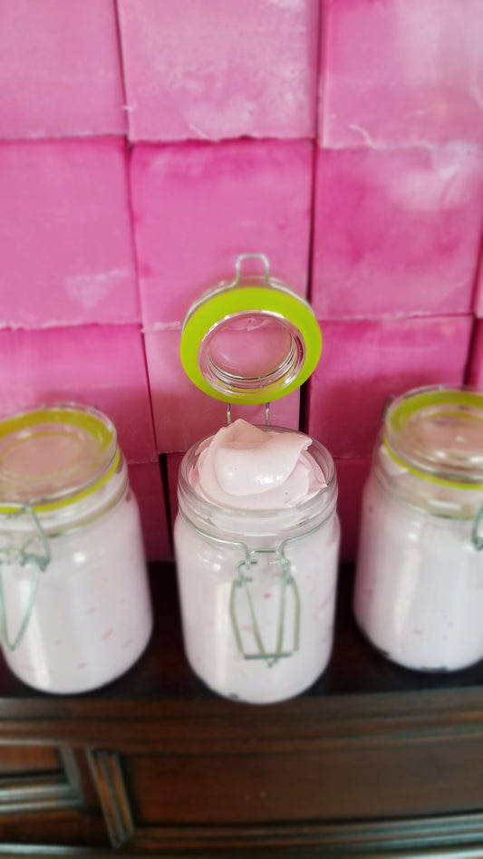 BODY BUTTER- STRAWBERRY π